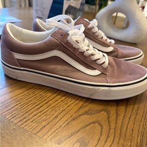 Old Skool Low Top Sneakers